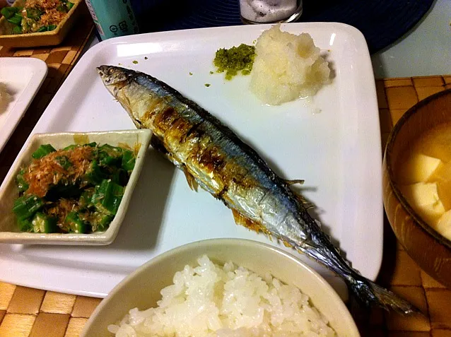 今日のご飯。サンマ塩焼き、オクラおひたし、味噌汁|Alicaさん