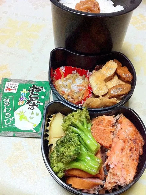 Snapdishの料理写真:高２バレーボール部員の本日のお弁当。私の担当は、銀鮭のマヨネーズ焼きと照焼きチキン。 #お弁当 #弁当|Takashi H.さん