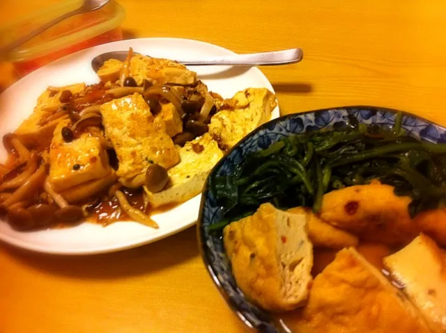 Snapdishの料理写真:しめじ入り肉豆腐、がんもどきとほうれん草の煮物。手抜きだし豆腐ばっかりだしー。|liccaさん