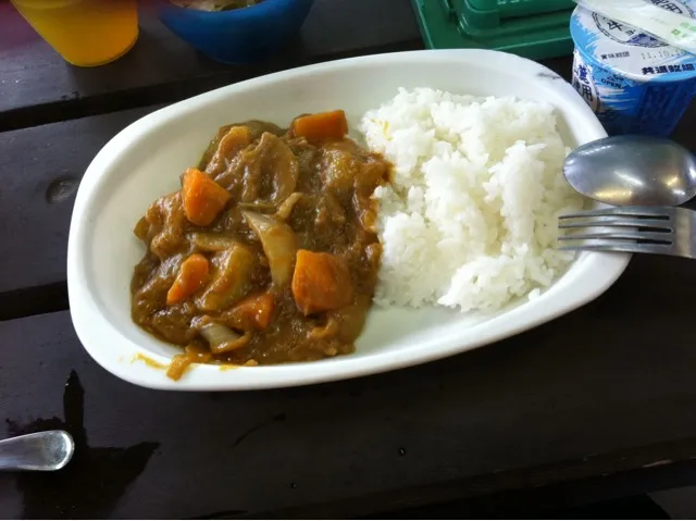 大学の宿泊研修での飯盒炊さん|みうさん