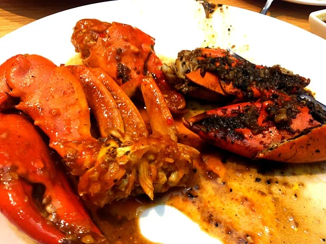 Chili and black pepper crabs.|Monstaaaa さん