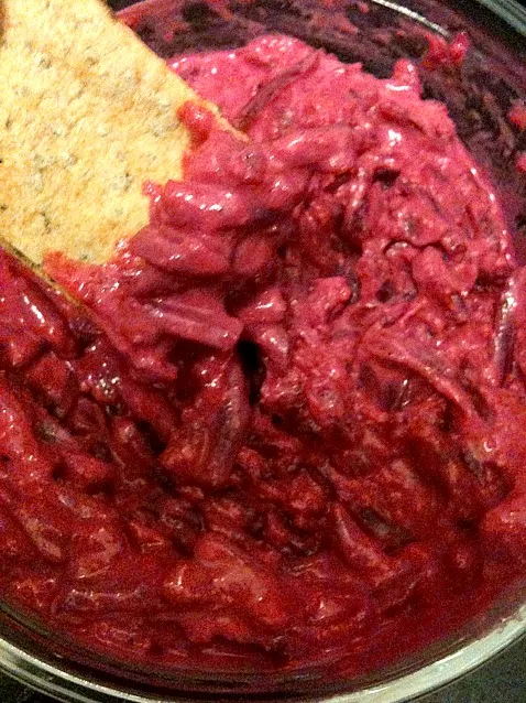 Beetroot dip with poppy seed pita bits|Annette Meltonさん