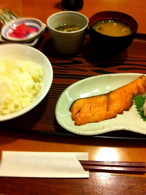 焼鮭定食|いだっちさん