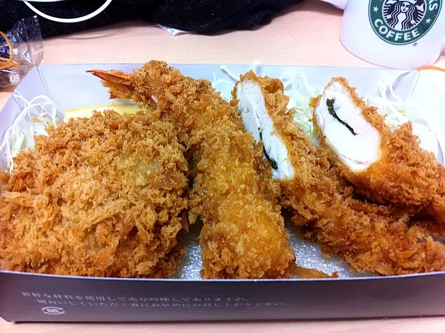 Frird shrimp and chicken bento|chan mitsuさん