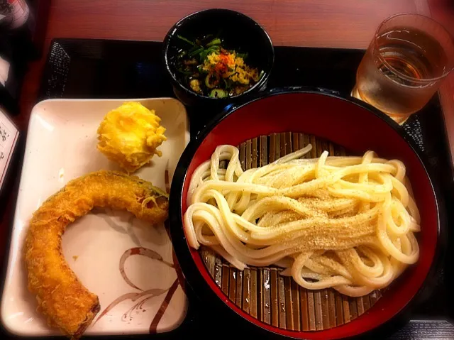 Snapdishの料理写真:ざるうどんと天ぷら|みおさん