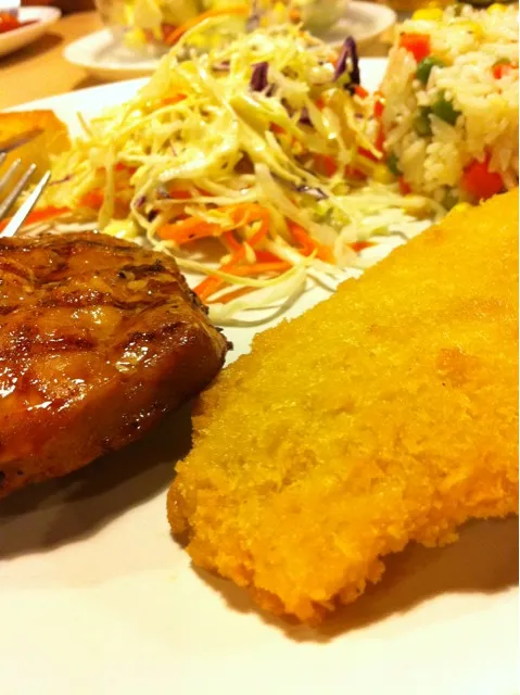 pork & crispy fish steak with salad and Thai rice|Smileyさん