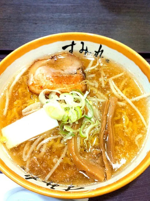 Snapdishの料理写真:すみれ 塩ラーメン|よつばさん