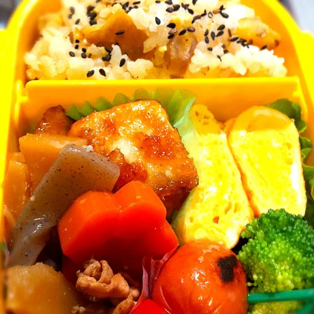 Snapdishの料理写真:年少さんの栗ごはん弁当|やました まみさん