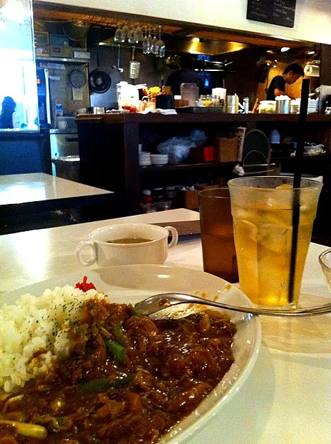 本日のカレーセット。牛すじとお葱♥|kumaさん