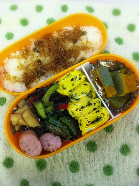 本日のお弁当。パプリカにピーマンて。どっちも美味しいからいいけど。|まりもさん