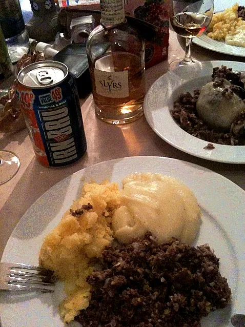 haggis with neeps and tatties. and whisky. and irn bru :)|triniさん