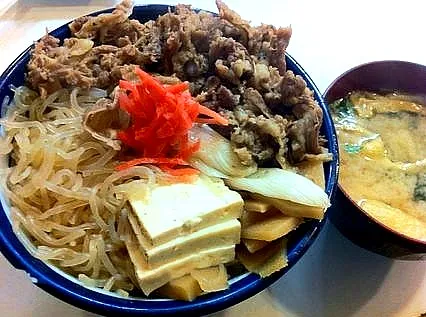 Snapdishの料理写真:スタミナ満点w すき焼き丼♥|Hideki Nagahoriさん