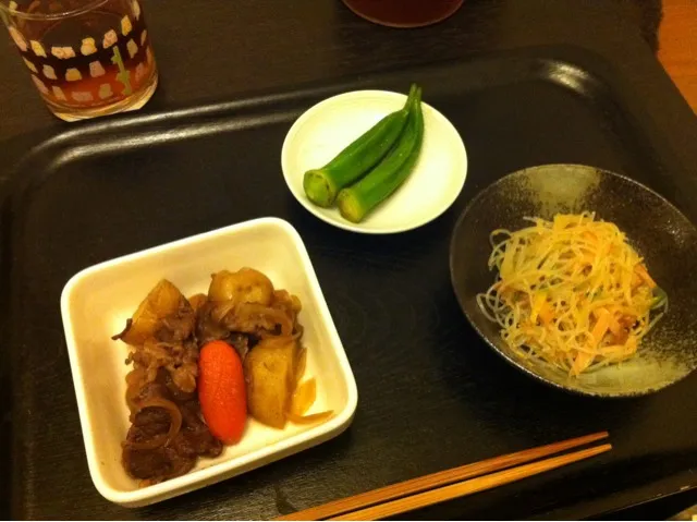 Snapdishの料理写真:今日のごはん  肉じゃが、春雨サラダ、オクラ和え|てつこさん