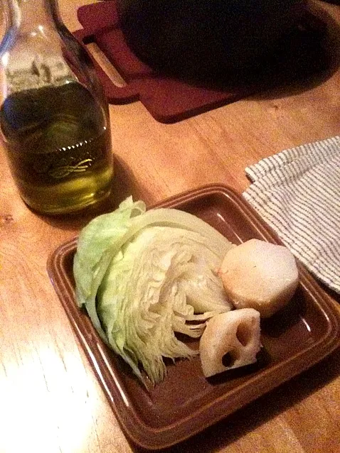 Snapdishの料理写真:蒸し野菜はオリーブオイルかバーニャカウダソースで♥|ちひろさん