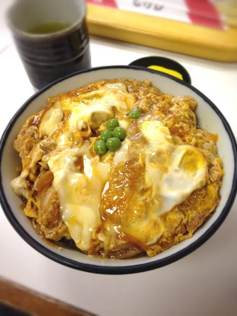 ダブルエッグとんかつ丼|さくらさん