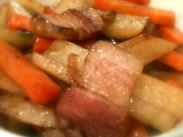 Home cured bacon with root veggies (for tomorrow)|Junya Tanakaさん