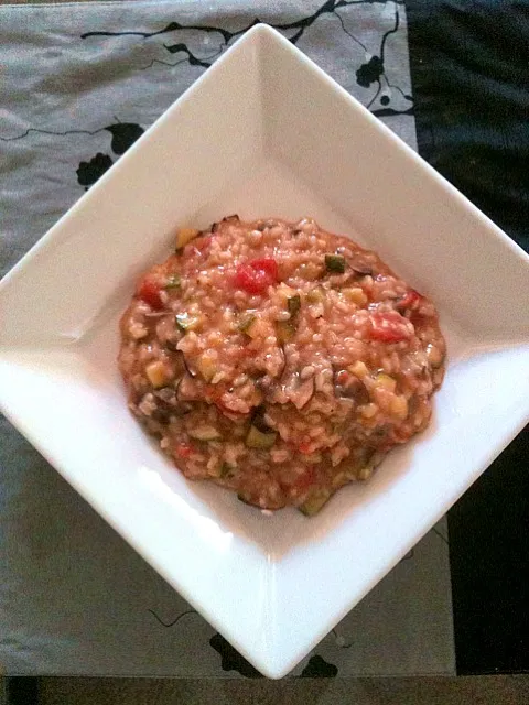 Mushroom risotto with zucchini, tomato and cheese|Sayuri Hさん