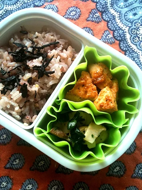 今日のお弁当 タンドリーチキンと野菜炒め|junko koyanagiさん