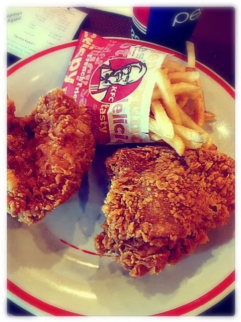 KFC served on a proper plate in Bali|Tinky 🍒さん