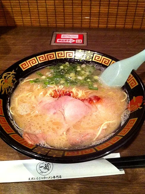 天然とんこつラーメン|平島さん