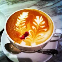 Snapdishの料理写真:Rose Latte@Cafe Habitu|Karen Tongさん