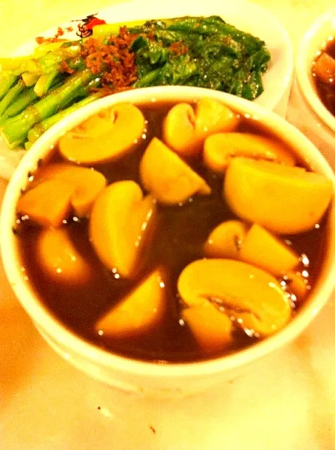 button mushroom bak kut teh|siew yen neeさん