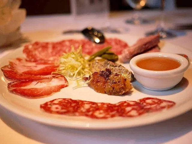 Snapdishの料理写真:charcuterie plate @ Spruce SF|Tinaさん