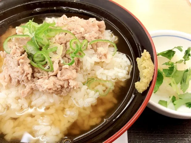 Snapdishの料理写真:肉茶漬け。 #朝ごはん #朝飯 #丼 #かつや|Takashi H.さん