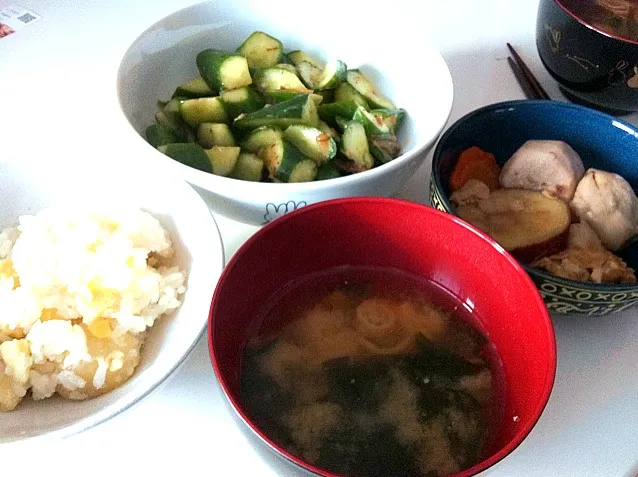 栗ご飯・胡瓜の和え物・煮物・みそ汁|田村さん