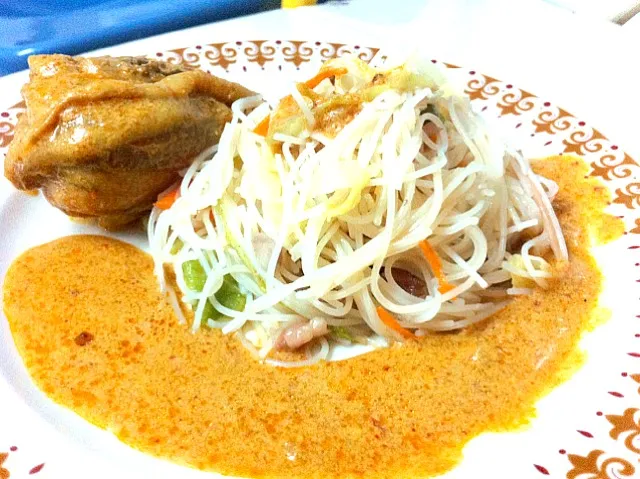 fried beehoon with chicken curry|foxylambさん