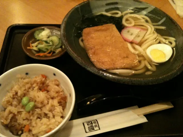 ランチメニュー 特製きつねうどん（＾∇＾）870円なり|しーさん