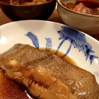 Snapdishの料理写真:カレイの煮付け|ワタナベヒロコさん