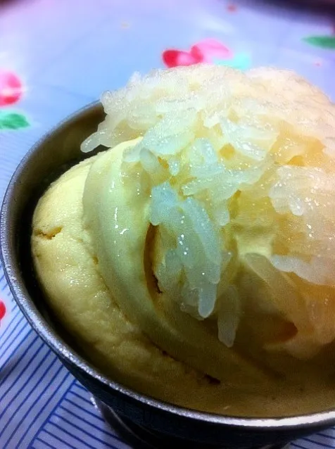 Durian Ice cream with Sticky Rice|Bunditさん