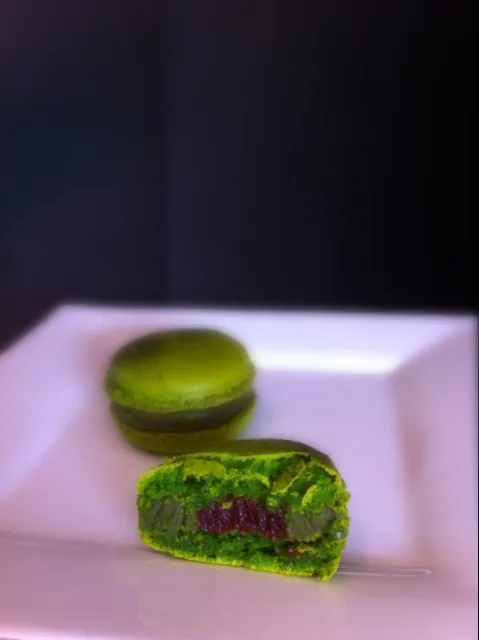 Snapdishの料理写真:green tea macaron w yuzu strawberry|willzさん