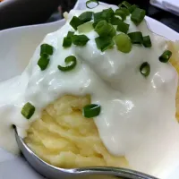 Snapdishの料理写真:Mashed Potatoe with Sour Cream|Adrian Chiaさん