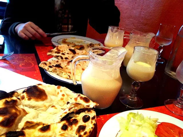 lassi avocat et lassi mangue/naan nature et naan fromage アボカドラッシーとマンゴーラッシー ナンとチーズナン|可織さん