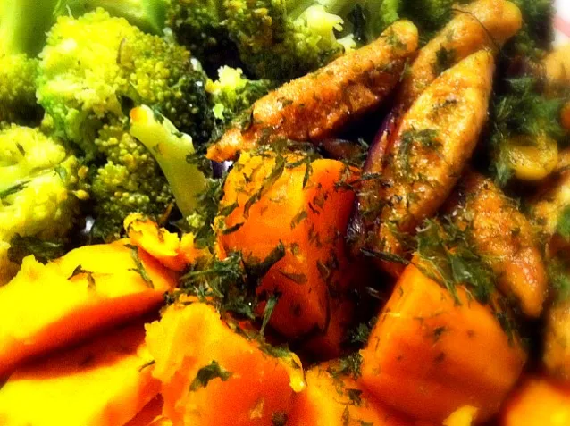 sweet potatoes, broccoli, and soy meat, sprinkled with nori snippers|Gabiさん