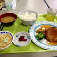 Snapdishの料理写真:学校の定食|jusco8739さん