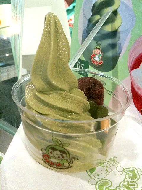 Macha Greentea ice-cream with greentea jelly and red bean ,, ไอติมชาเขียว ใส่วุ้นชาเขียว กะถั่วแดง|sasi-sOmさん