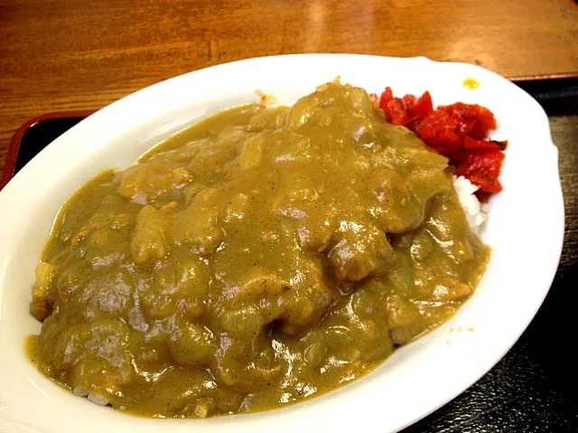 Snapdishの料理写真:カツカレー。東京一と称されるカツ丼を横目にあえてカツカレー。やっぱカツ丼の方がよかった。|a hosodaさん