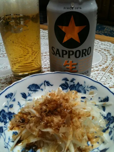 今日も黒ラベル。つまみはタマネギ（＾∇＾）実家のビールは残り1（ ;  ; ）|しーさん