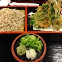 Snapdishの料理写真:そば辰  海老天かき揚げそば|aritanさん