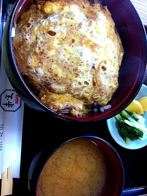 玉半のカツ丼|シロチョさん