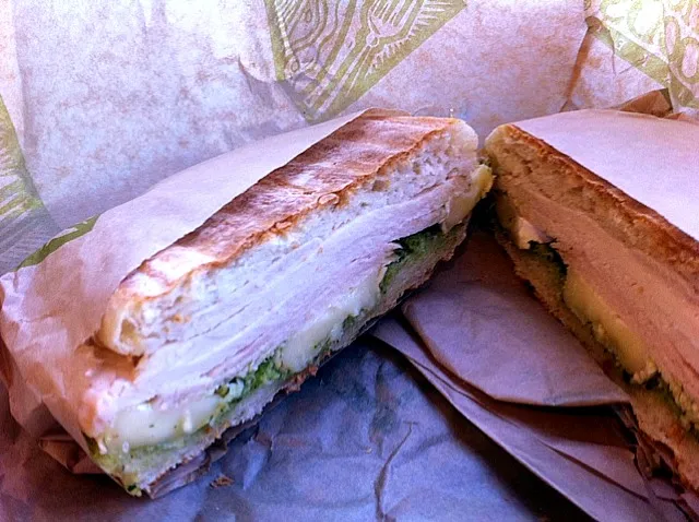 Chicken basil sandwich|chan mitsuさん