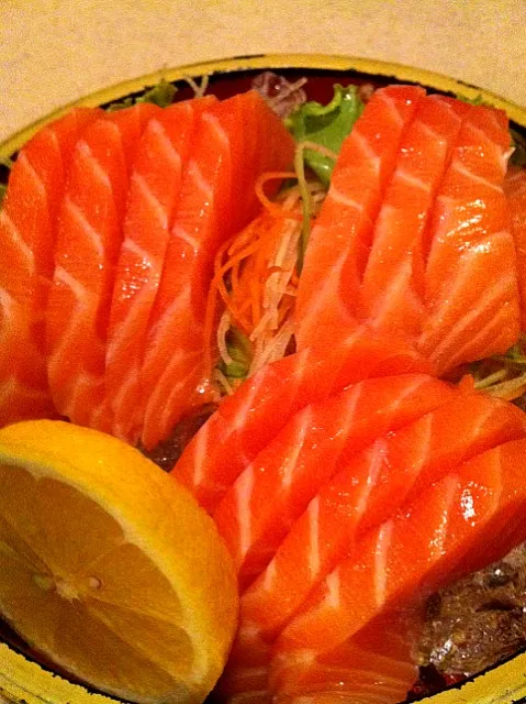 salmon sashimi|Darren Loさん