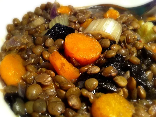 Snapdishの料理写真:green lentils with carrots, celery, onions, and seaweed|Gabiさん