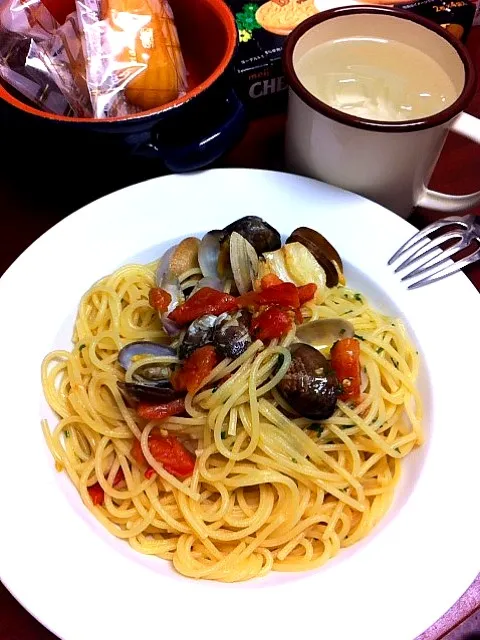 Snapdishの料理写真:makanai"vongole bianco"|たかはしりょーこさん