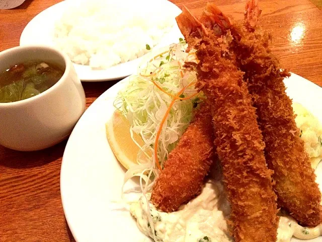 今日のランチ:フレンチ料理やのエビフライ！|ルーア・ブランカさん