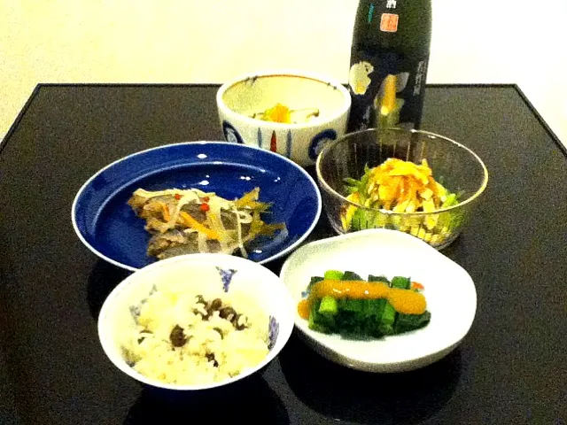 2011/11/08 今日の晩ご飯。小アジの南蛮漬け、はすいもの煮浸し、ぬた和え、はすいもの酢の物、ムカゴご飯とナメコの赤出汁。若竹屋 坐・無濾過生原酒|buckshanさん