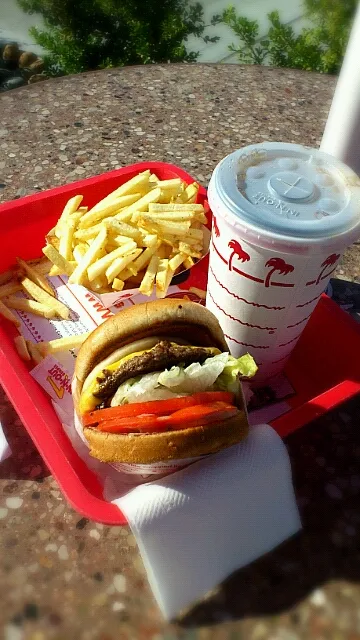 Cheeseburger, fries and rootbeer|Funky Chefさん